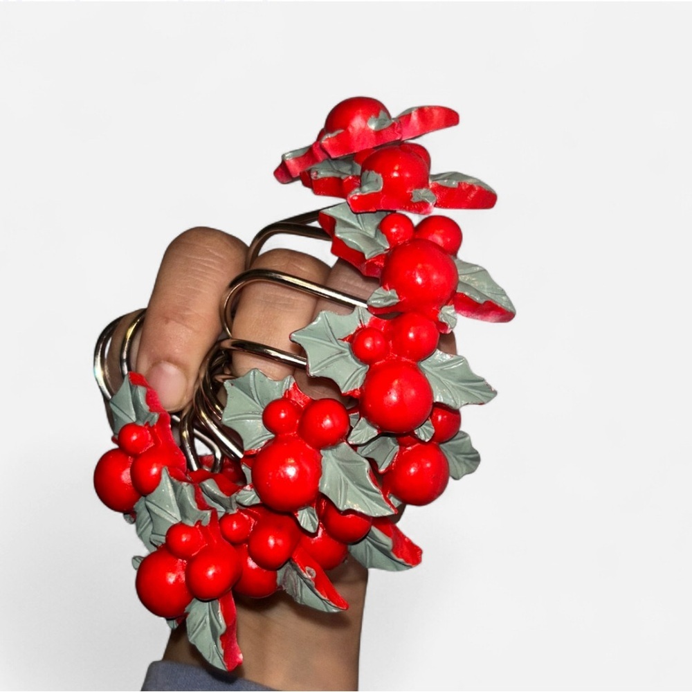 Christmas Red Berry & Leaf Bathroom Hooks